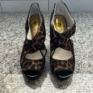 Michael Kors, leopard print heels